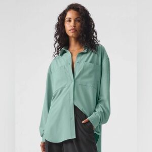 ALO Yoga Dreamscape Button down shirt